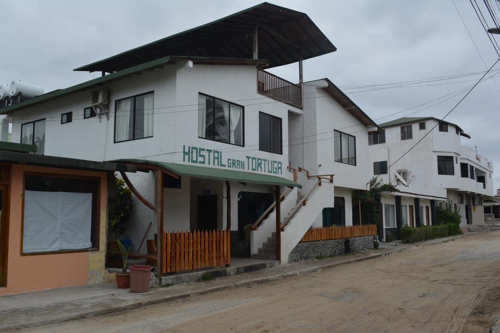 Hostal La Gran Tortuga Puerto Villamil Exterior photo